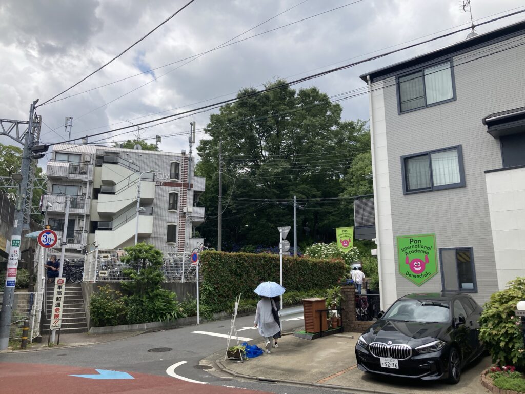 多摩川駅を出てすぐの住宅街