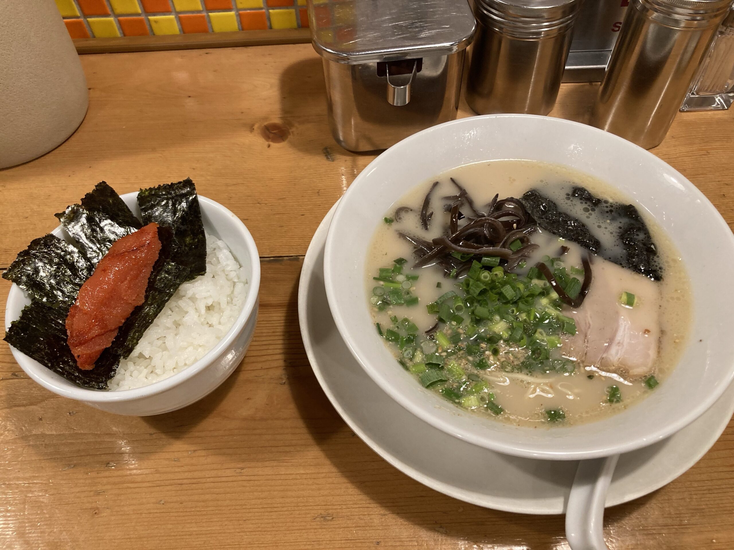 旗の台_荏原町_中延_まるきんラーメン_とんこつラーメンとたらこご飯