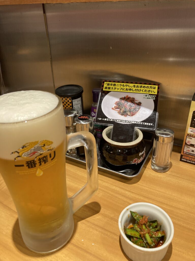 ラーメン花月嵐のビールと激辛ニラ