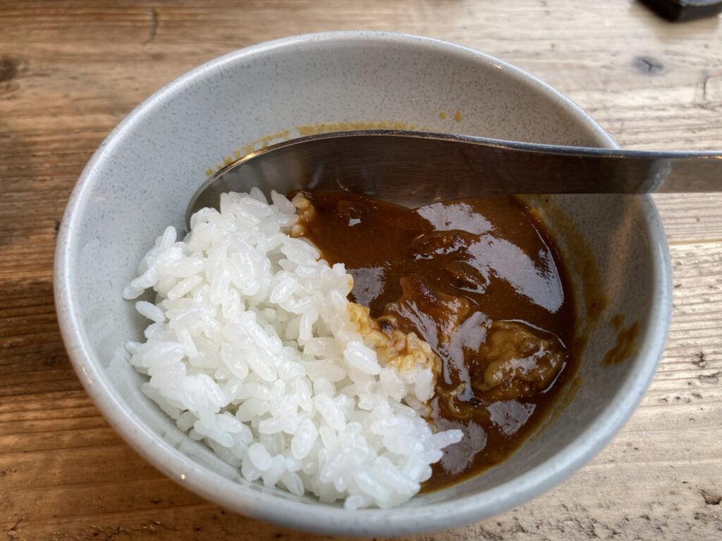 焼肉ニクアザブ〆のカレー